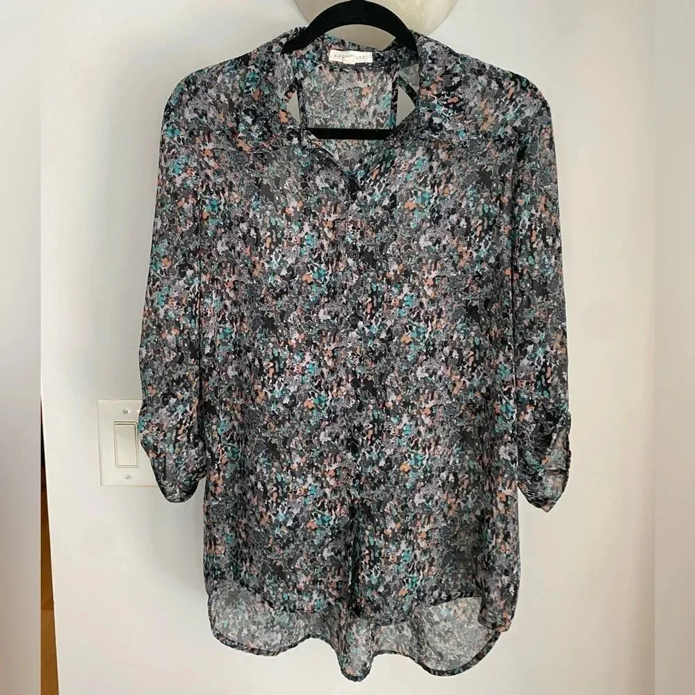 Socialite Button Down Cuff Sleeve 3/4 Sleeve Multicolor Print Open Back Blouse L - Picture 15 of 16